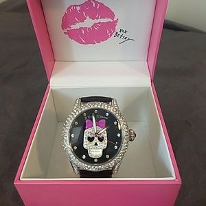 Betsey Johnson skull watch